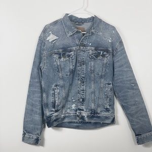 Men’s American Eagle NWT distressed denim jacket small